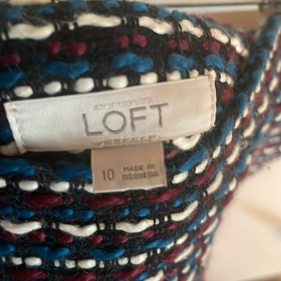 LOFT tweed mini skirt - burgundy, black, while and blue size 10. Zipper closure - Picture 5 of 6